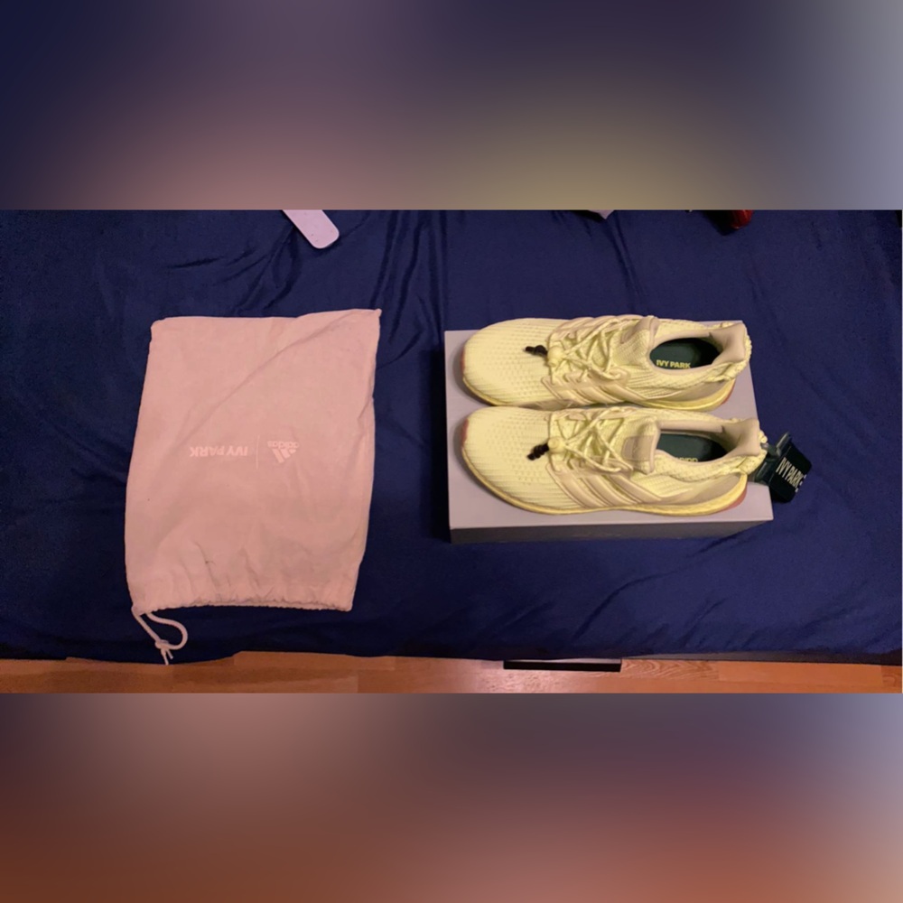 IvyPark Adidas Ultraboost Men’s 9.5 shoes